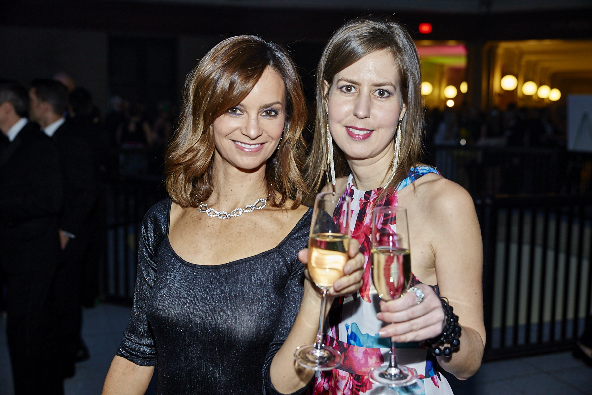 Bal de la Jonquille 2016: plumes, perles, masques pour une soirée Mardi Gras complètement folle