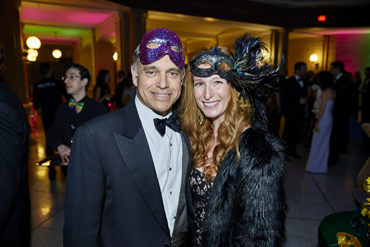 Bal de la Jonquille 2016: plumes, perles, masques pour une soirée Mardi Gras complètement folle