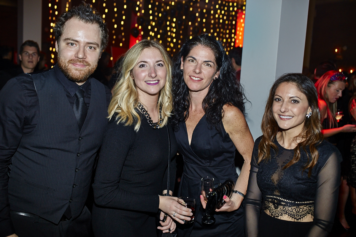 Bal en noir 2016: ambiance mystérieuse et sexy aux Entrepôts Dominion hier