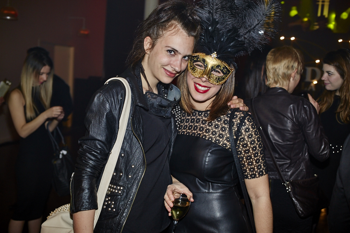 Bal en noir 2016: ambiance mystérieuse et sexy aux Entrepôts Dominion hier