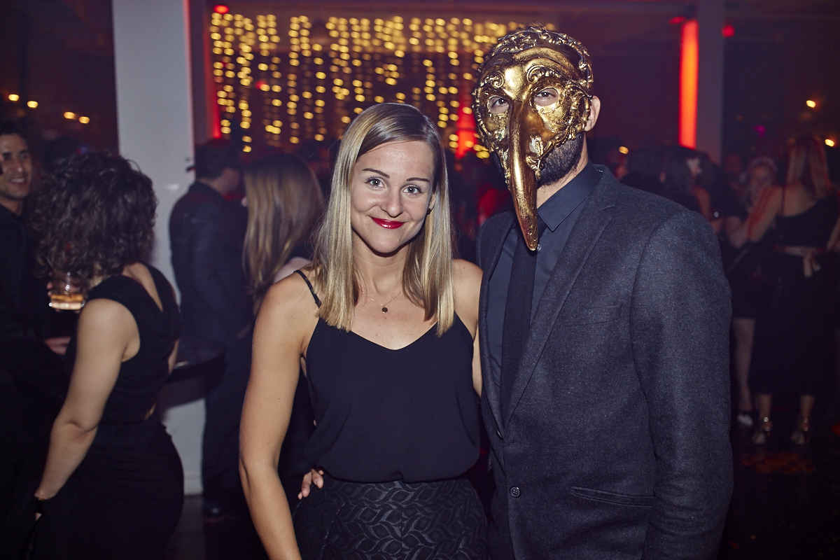 Bal en noir 2016: ambiance mystérieuse et sexy aux Entrepôts Dominion hier