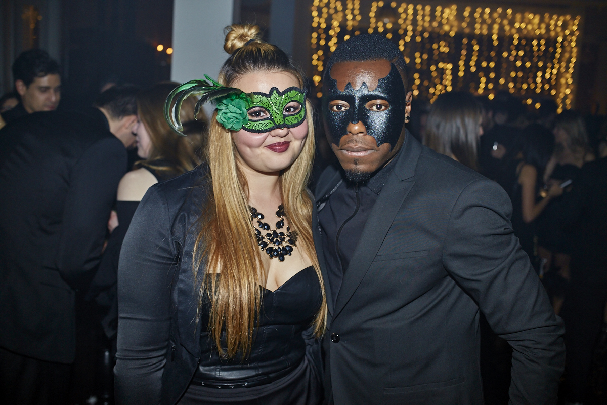 Bal en noir 2016: ambiance mystérieuse et sexy aux Entrepôts Dominion hier