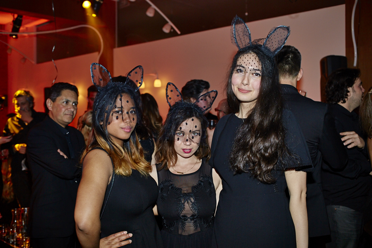 Bal en noir 2016: ambiance mystérieuse et sexy aux Entrepôts Dominion hier