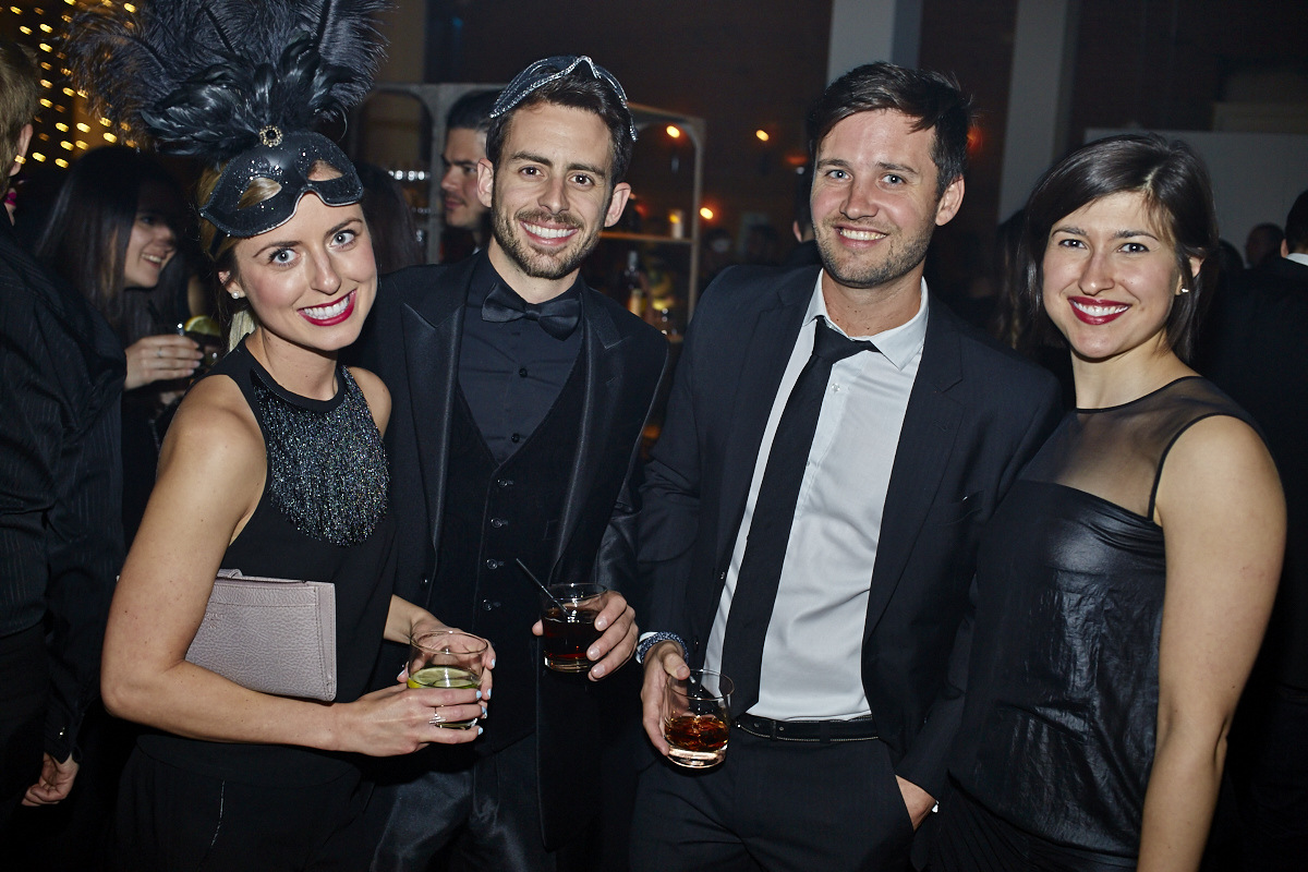 Bal en noir 2016: ambiance mystérieuse et sexy aux Entrepôts Dominion hier