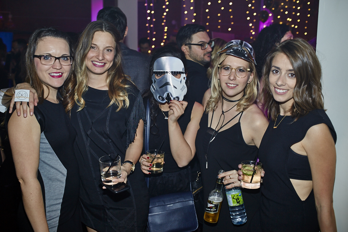 Bal en noir 2016: ambiance mystérieuse et sexy aux Entrepôts Dominion hier