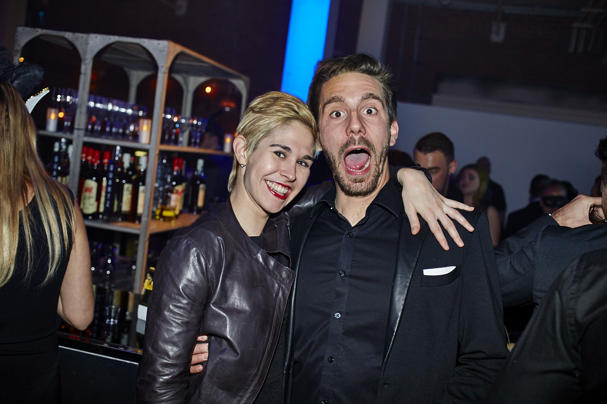 Bal en noir 2016: ambiance mystérieuse et sexy aux Entrepôts Dominion hier