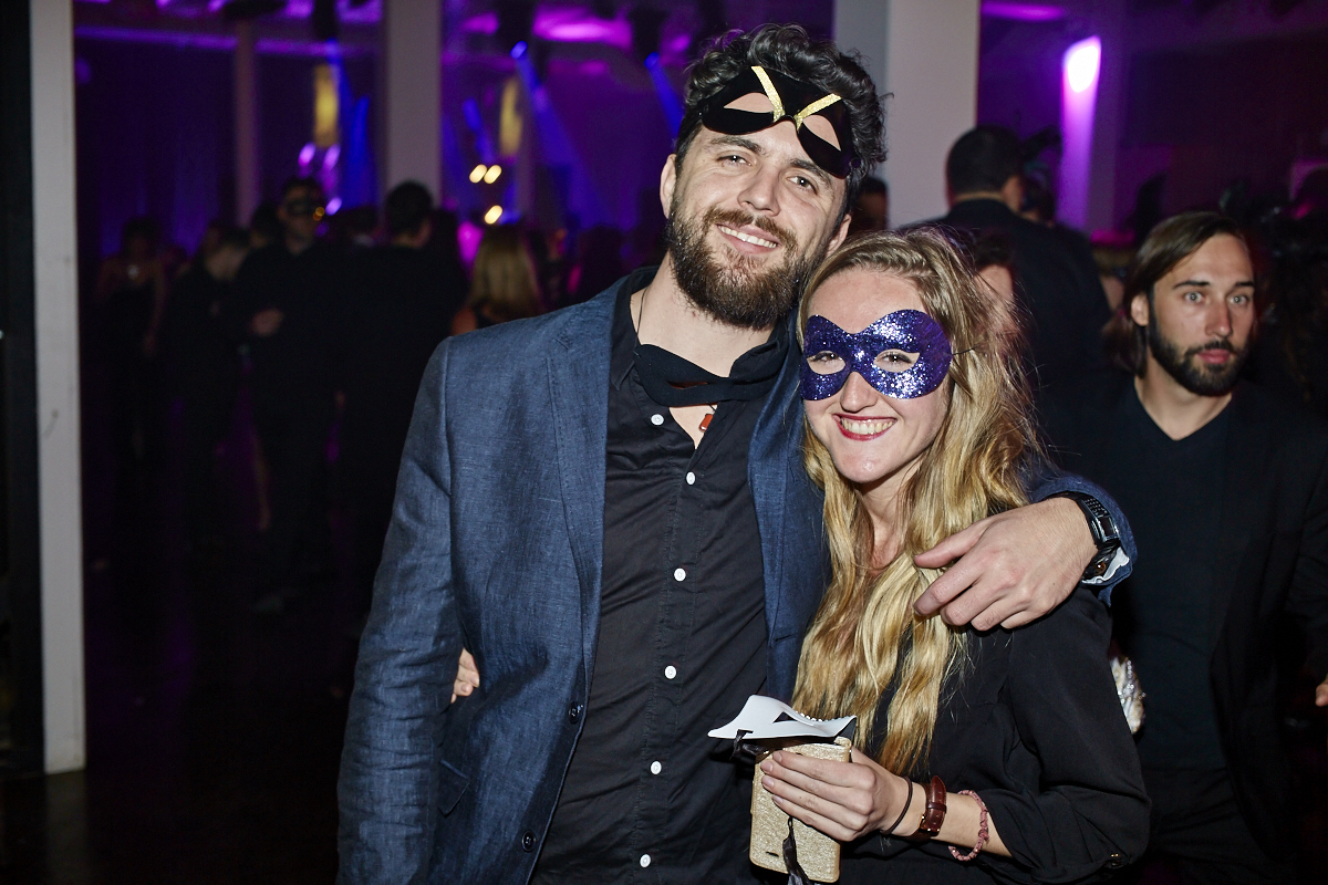 Bal en noir 2016: ambiance mystérieuse et sexy aux Entrepôts Dominion hier