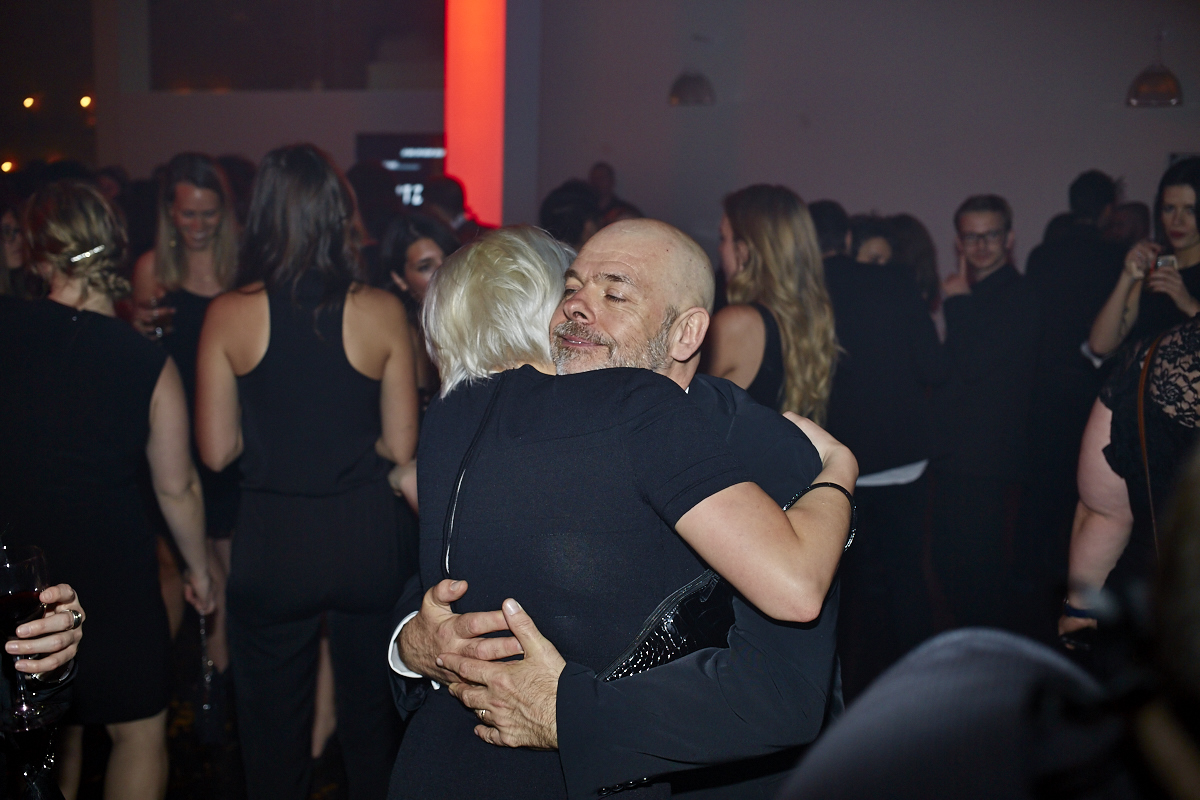 Bal en noir 2016: ambiance mystérieuse et sexy aux Entrepôts Dominion hier