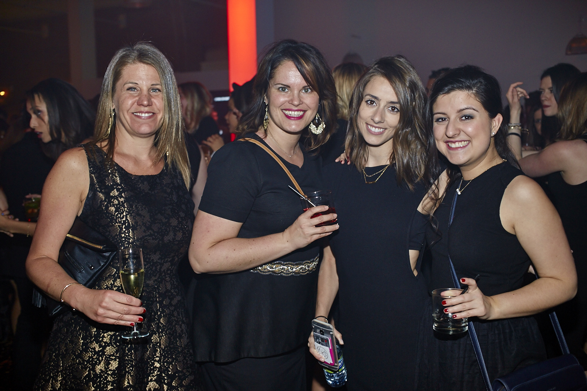 Bal en noir 2016: ambiance mystérieuse et sexy aux Entrepôts Dominion hier