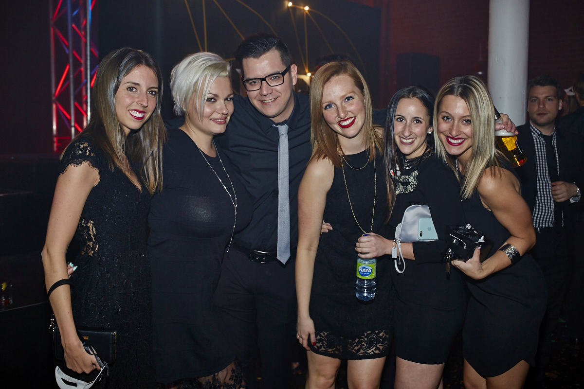 Bal en noir 2016: ambiance mystérieuse et sexy aux Entrepôts Dominion hier