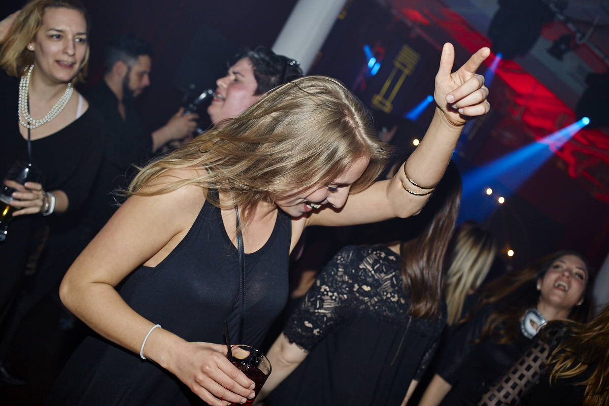 Bal en noir 2016: ambiance mystérieuse et sexy aux Entrepôts Dominion hier