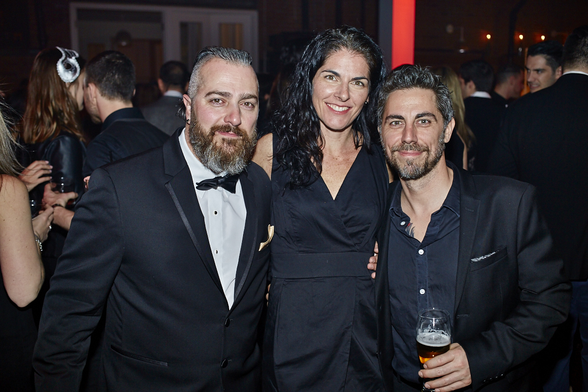 Bal en noir 2016: ambiance mystérieuse et sexy aux Entrepôts Dominion hier