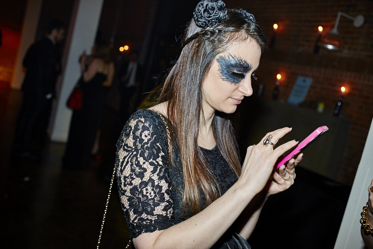 Bal en noir 2016: ambiance mystérieuse et sexy aux Entrepôts Dominion hier