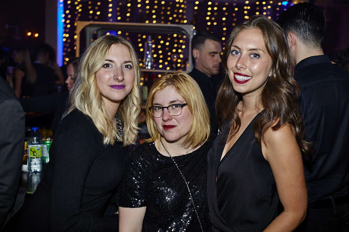 Bal en noir 2016: ambiance mystérieuse et sexy aux Entrepôts Dominion hier