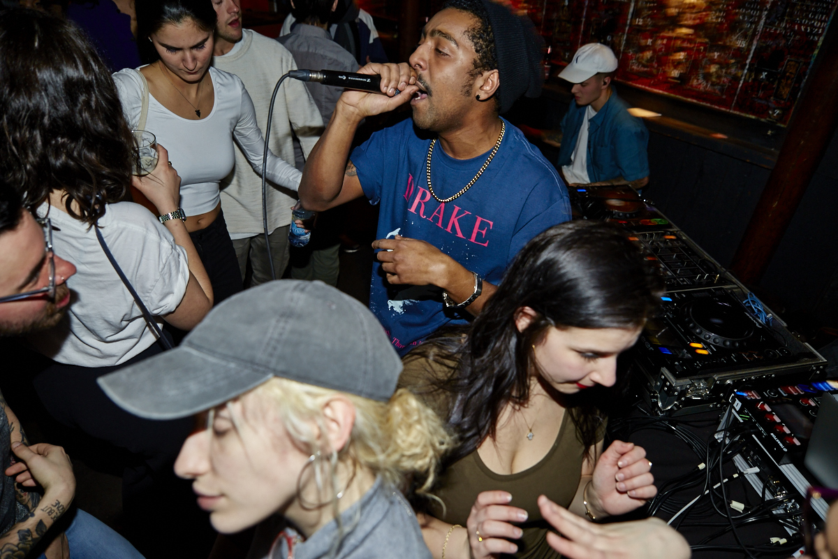 Le magazine Flanelle lance sa 10e édition avec une foule de fashionistas à l'Auberge Saint-Gabriel