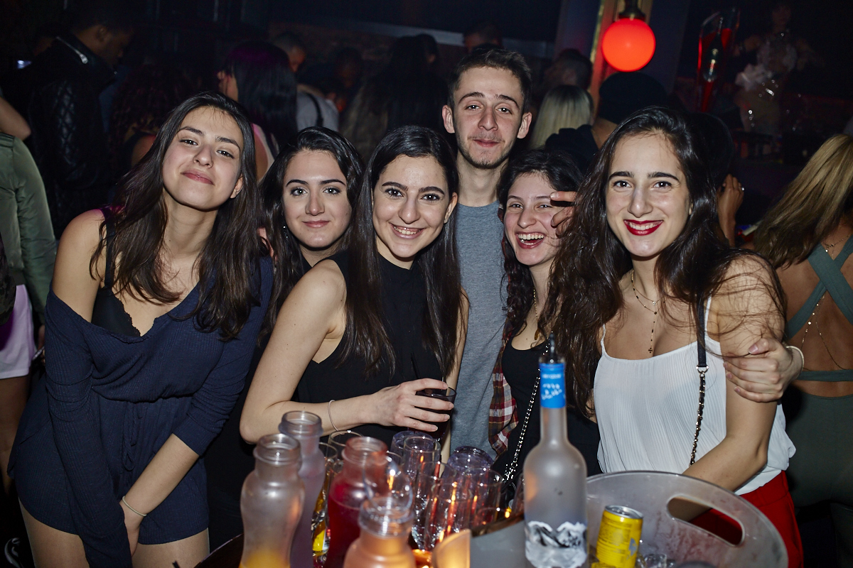 Ambiance chaude pour le 2e anniversaire des « Bazaar Wednesdays » au Club Peopl avec DJ Skratch Bastid