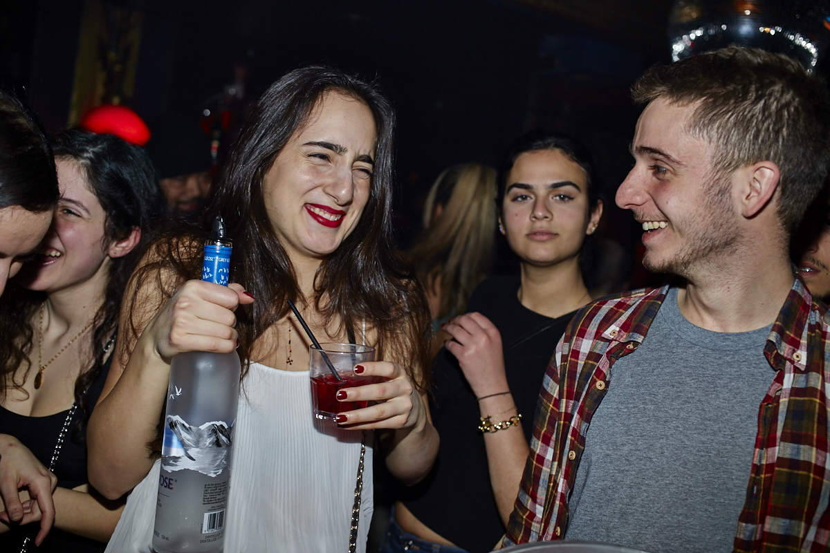 Ambiance chaude pour le 2e anniversaire des « Bazaar Wednesdays » au Club Peopl avec DJ Skratch Bastid