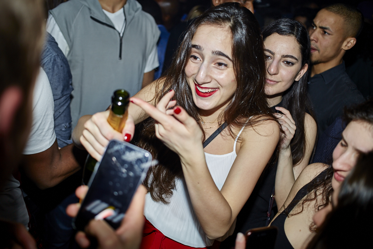Ambiance chaude pour le 2e anniversaire des « Bazaar Wednesdays » au Club Peopl avec DJ Skratch Bastid