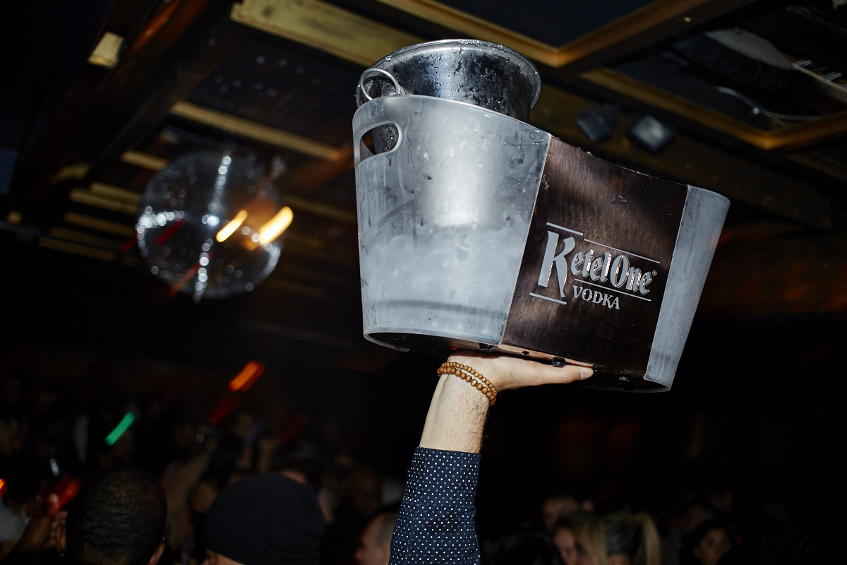 Ambiance chaude pour le 2e anniversaire des « Bazaar Wednesdays » au Club Peopl avec DJ Skratch Bastid