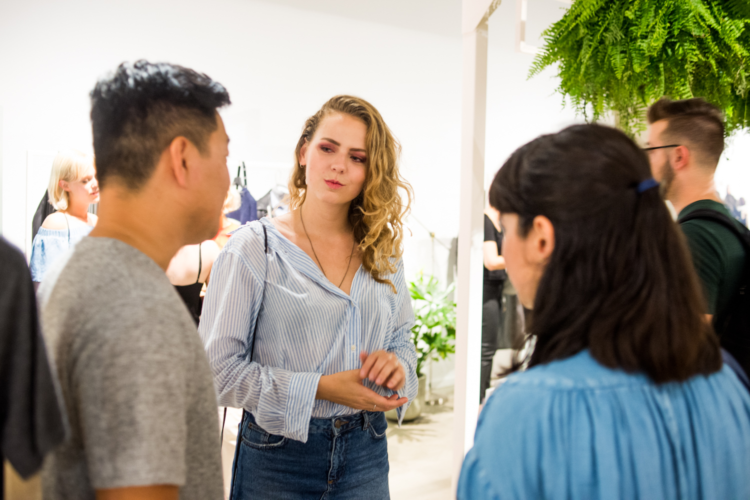 Frank + Oak lance une première collection pour femmes très (trop?) sobre