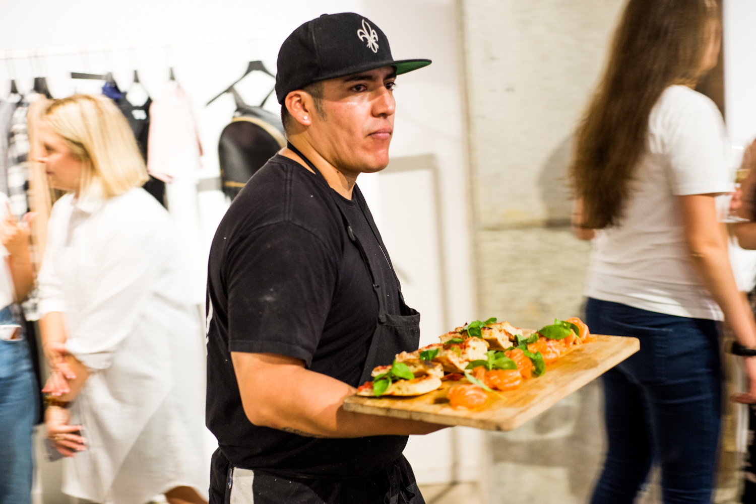 Frank + Oak lance une première collection pour femmes très (trop?) sobre