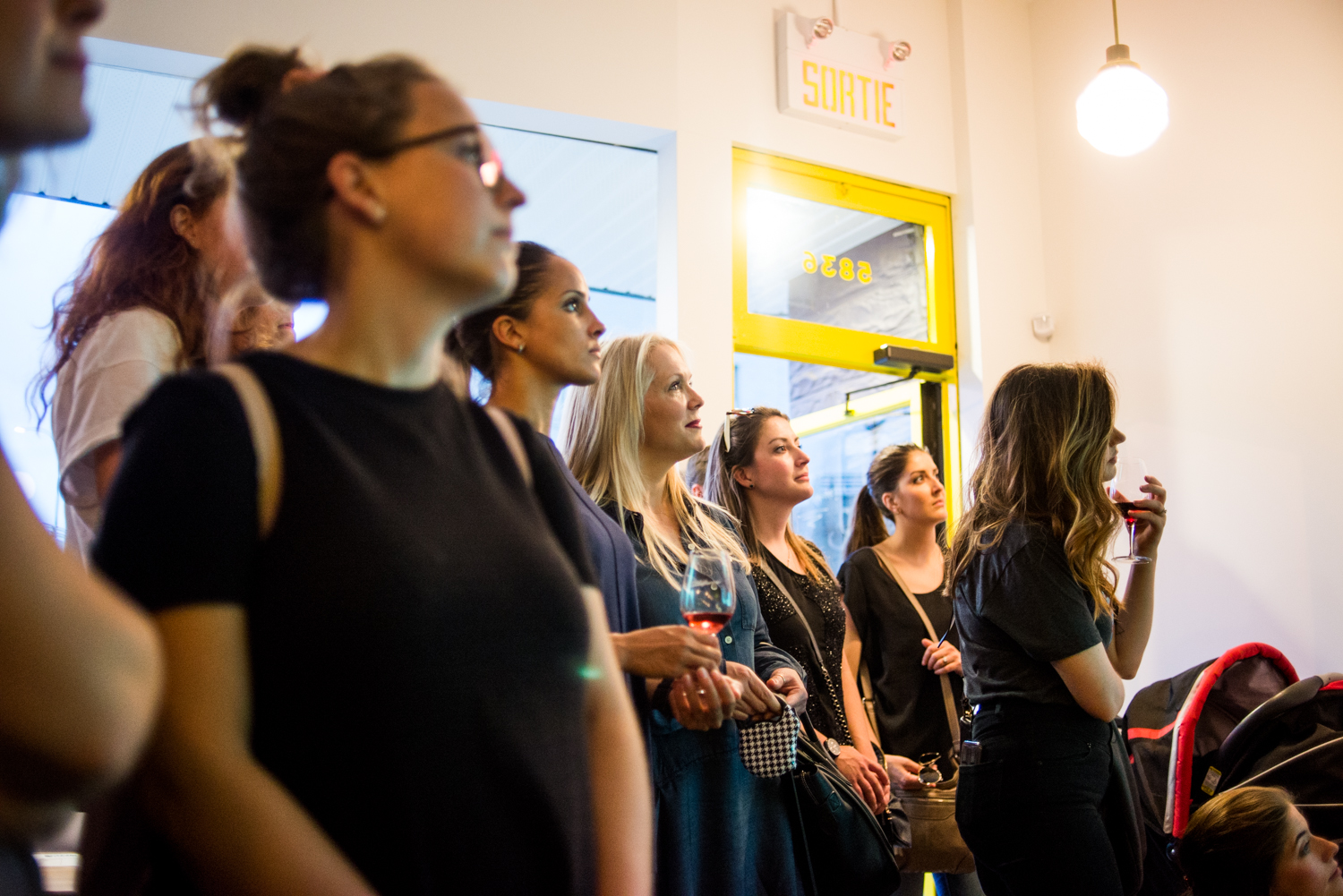 Plein de gens chics et stylés pour le lancement de Beauties, notre nouvelle référence en matière d'art de vivre