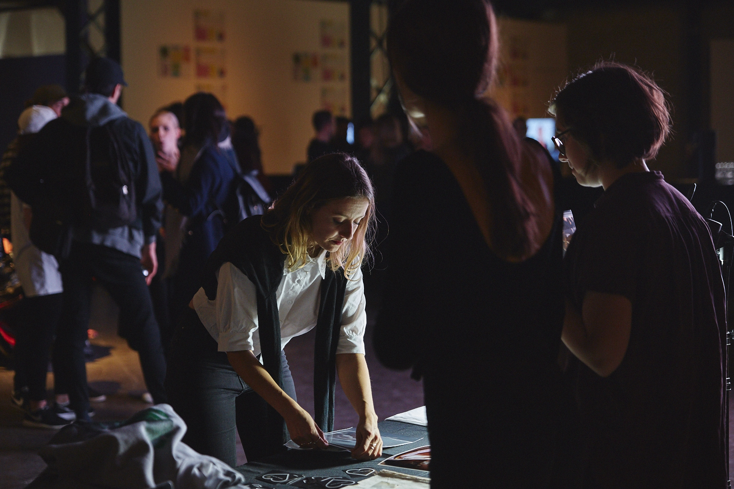 250 belles paires de fesses rassemblées à l'Arsenal hier soir!