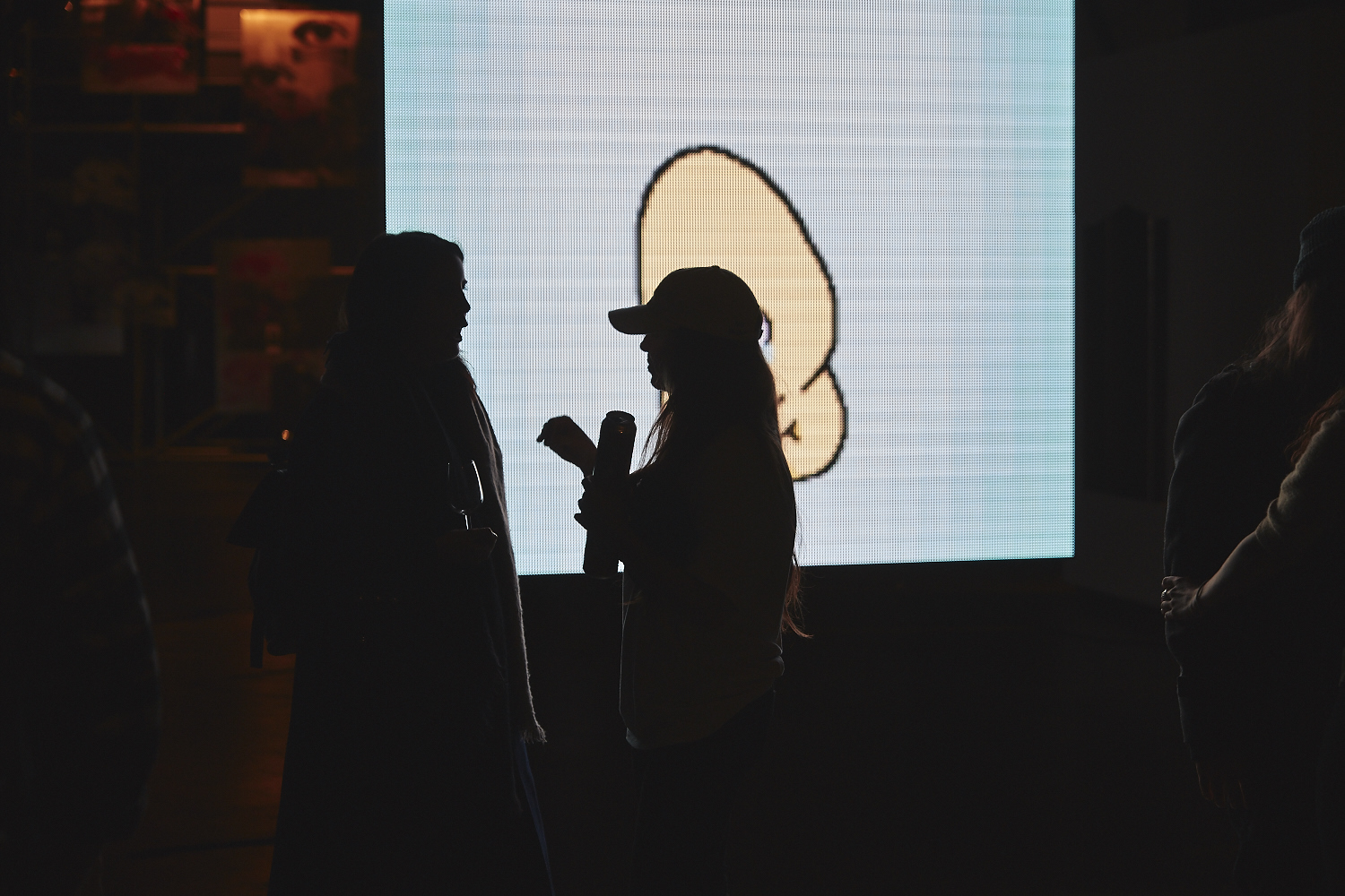 250 belles paires de fesses rassemblées à l'Arsenal hier soir!