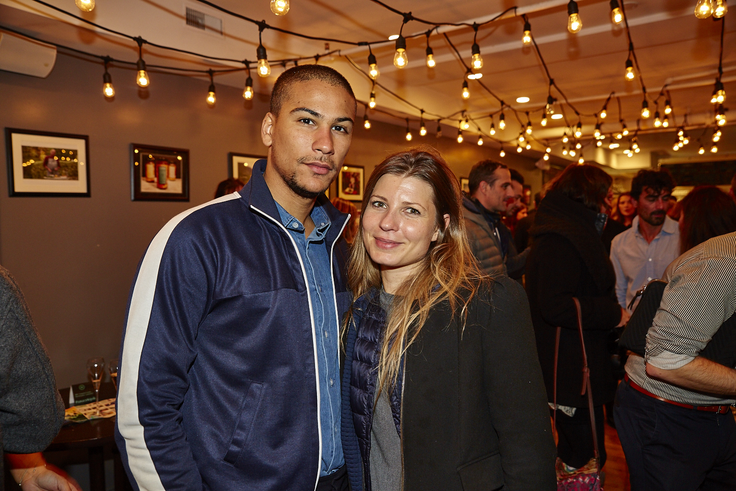 Soirée de lancement épicée et ensoleillée pour la sauce montréalaise KIPIK