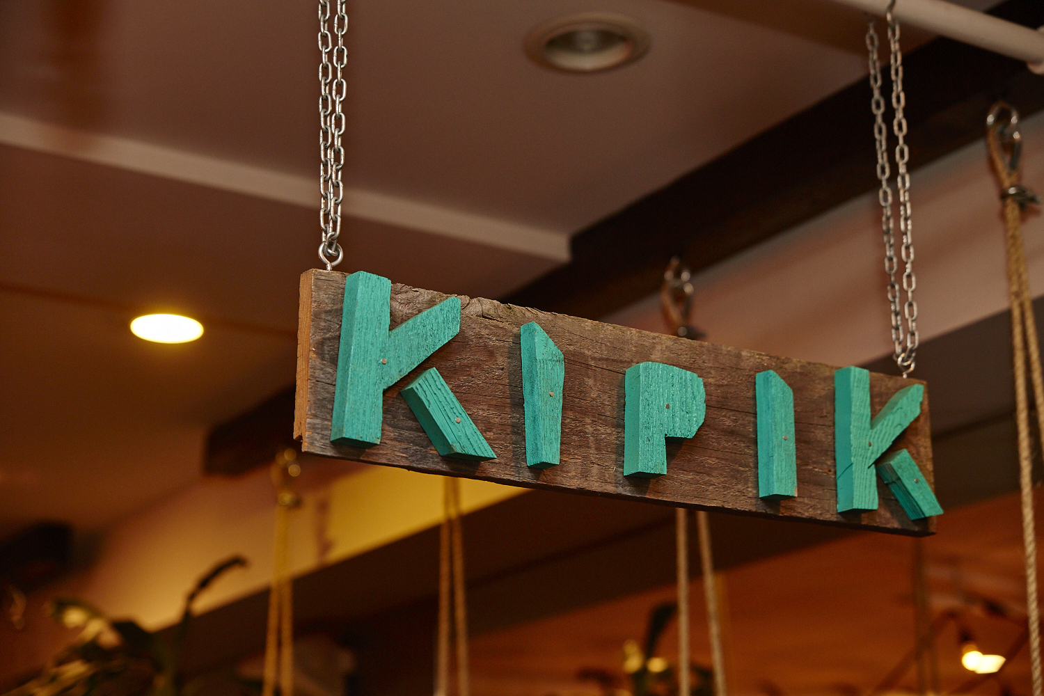 Soirée de lancement épicée et ensoleillée pour la sauce montréalaise KIPIK