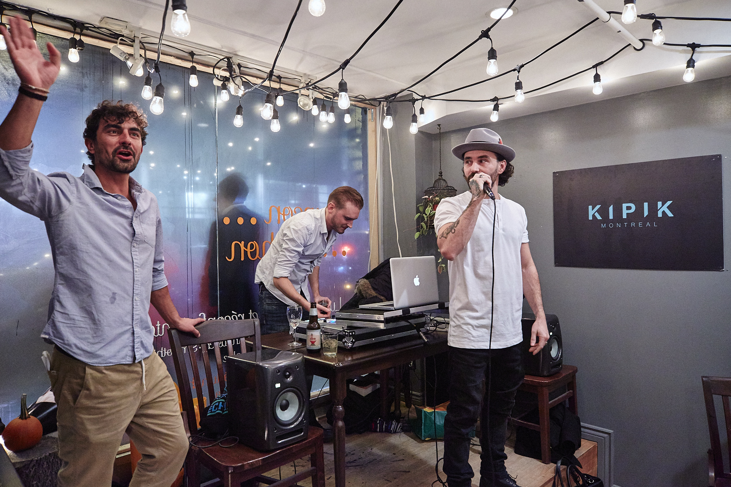 Soirée de lancement épicée et ensoleillée pour la sauce montréalaise KIPIK