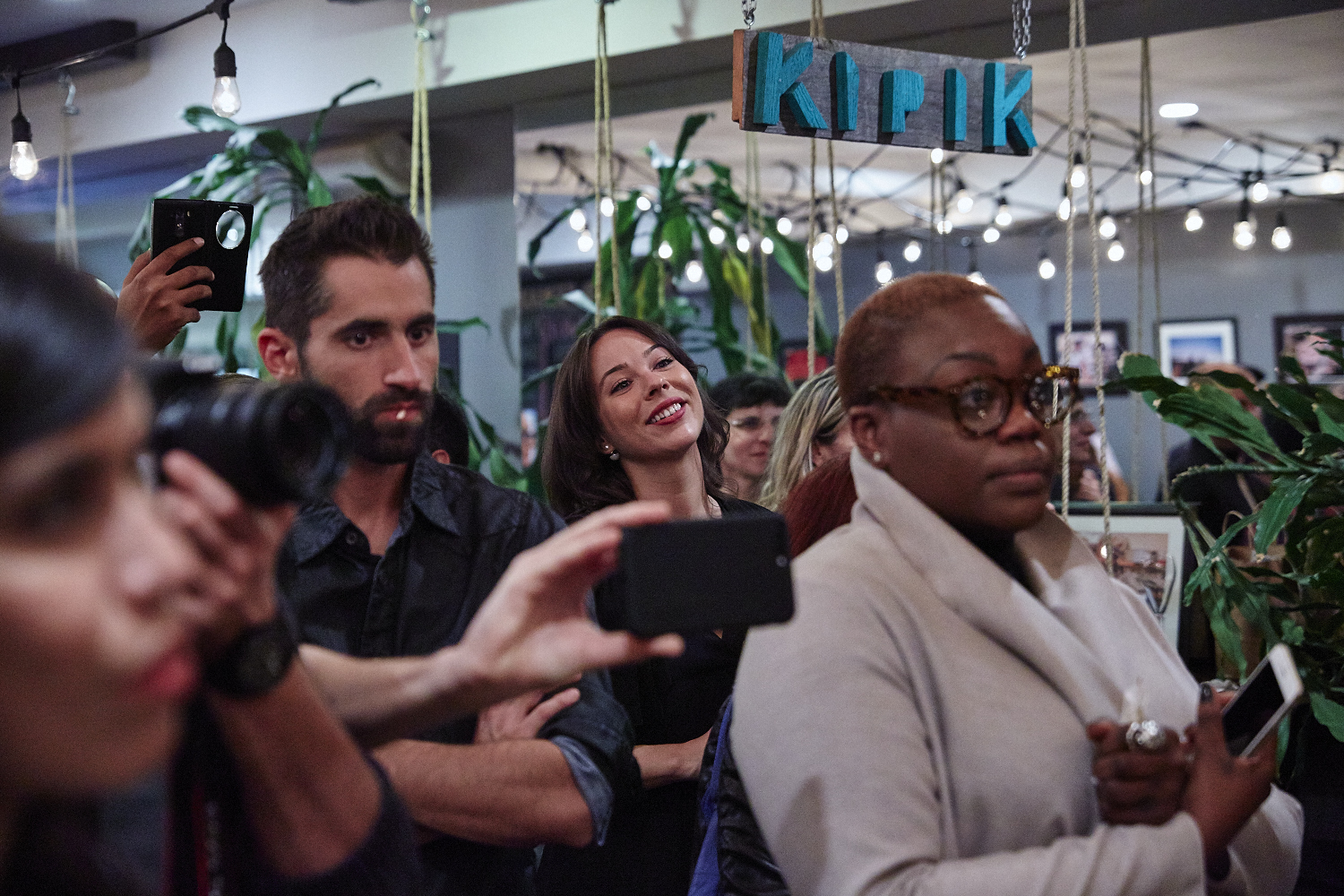 Soirée de lancement épicée et ensoleillée pour la sauce montréalaise KIPIK