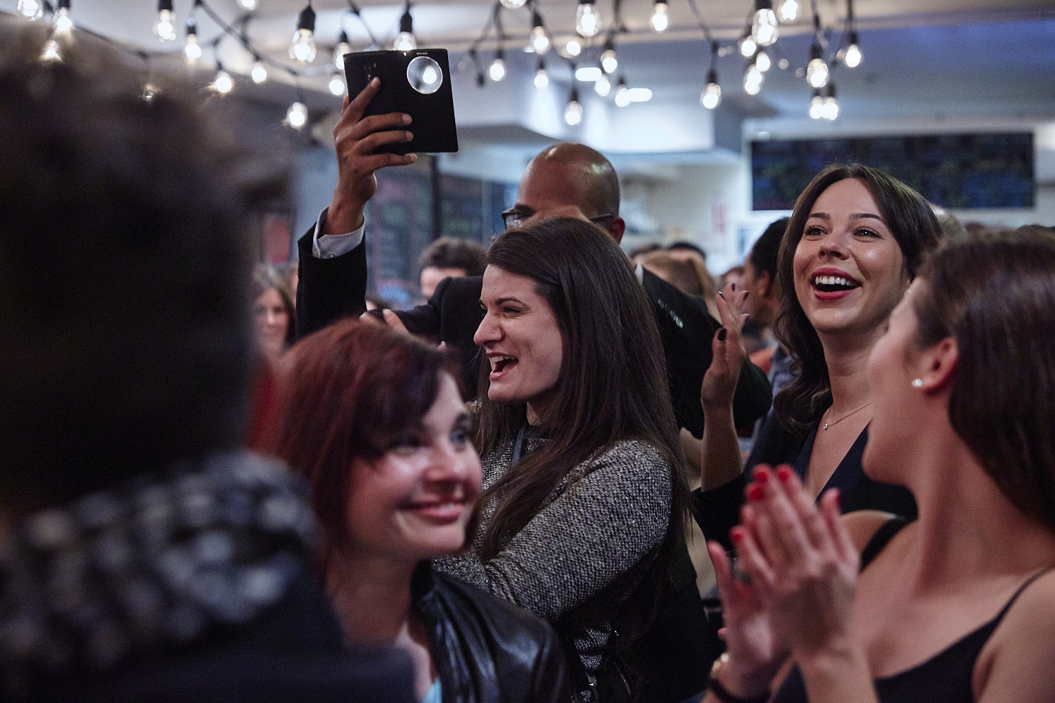 Soirée de lancement épicée et ensoleillée pour la sauce montréalaise KIPIK