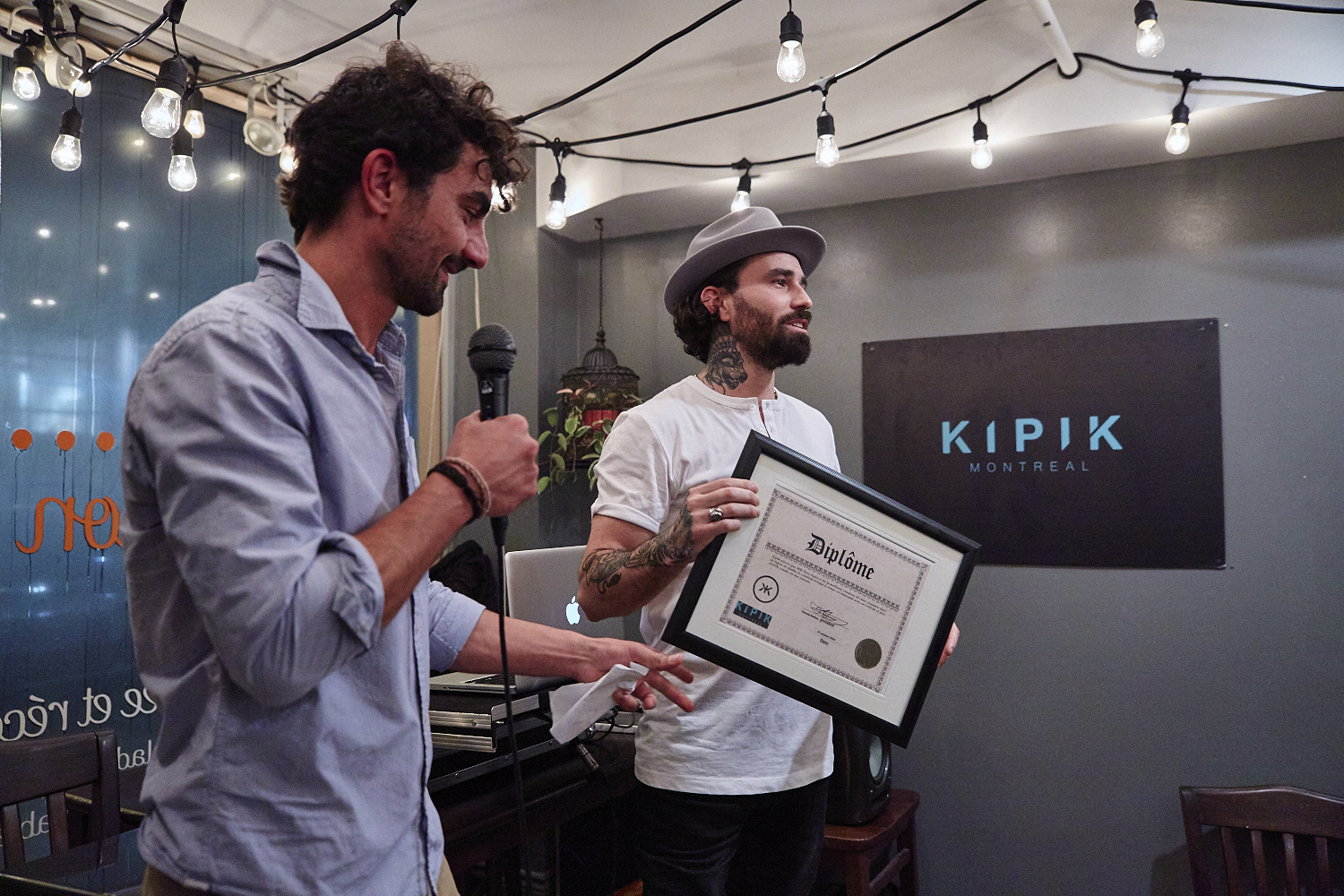 Soirée de lancement épicée et ensoleillée pour la sauce montréalaise KIPIK