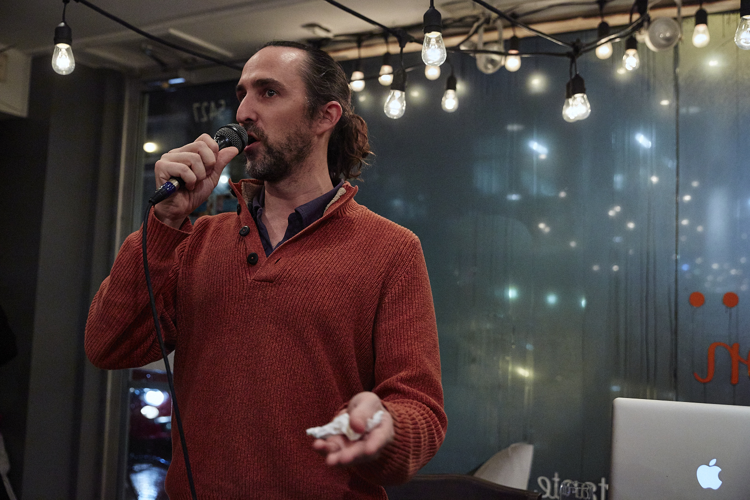 Soirée de lancement épicée et ensoleillée pour la sauce montréalaise KIPIK