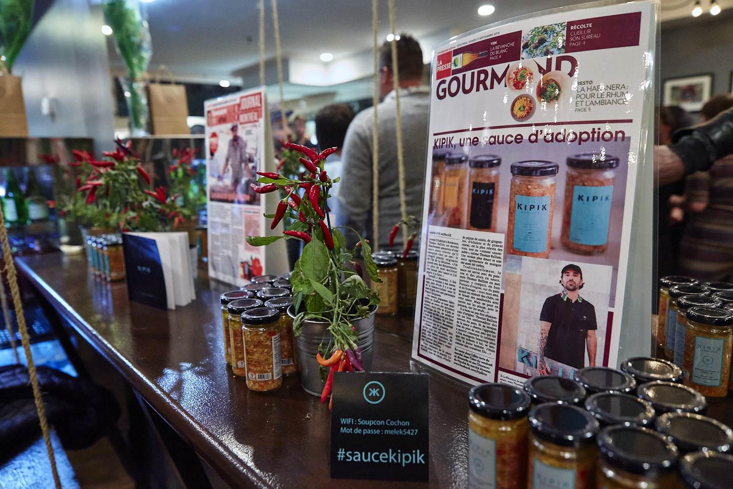 Soirée de lancement épicée et ensoleillée pour la sauce montréalaise KIPIK