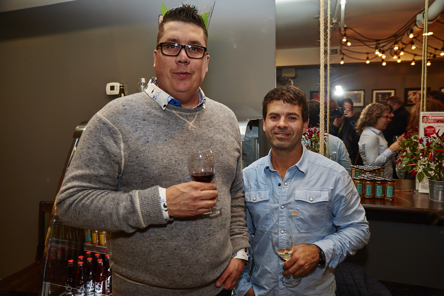 Soirée de lancement épicée et ensoleillée pour la sauce montréalaise KIPIK