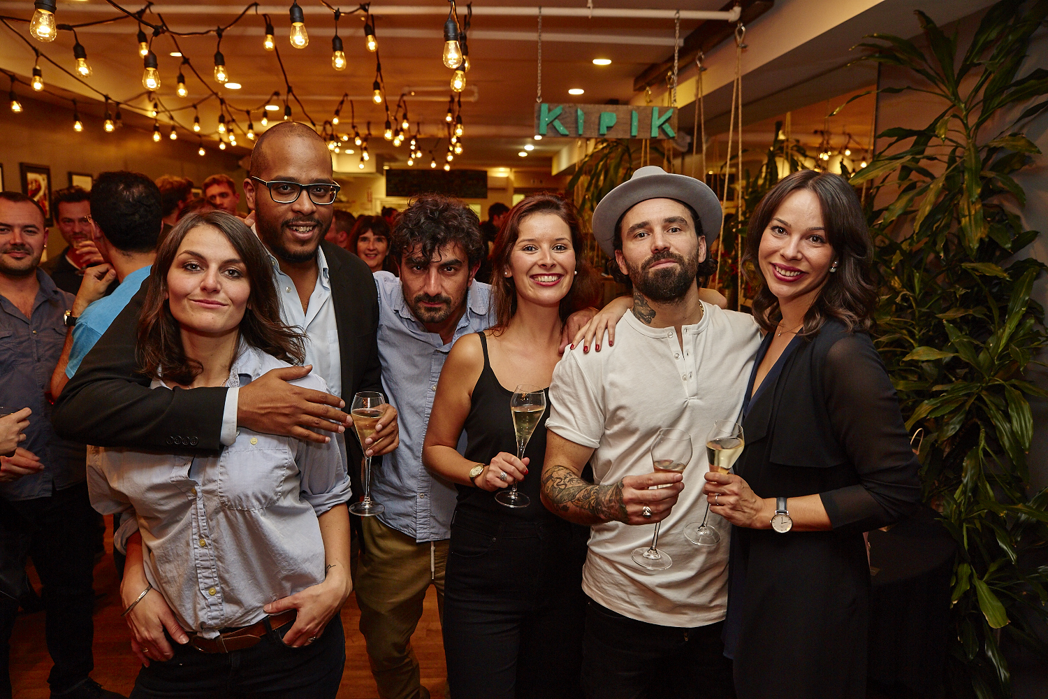 Soirée de lancement épicée et ensoleillée pour la sauce montréalaise KIPIK