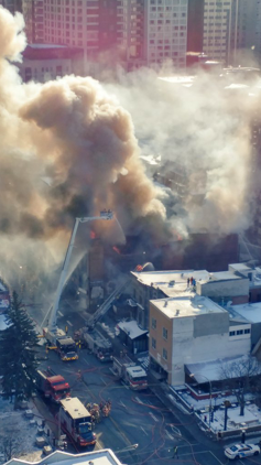8 photos impressionnantes du feu qui fait actuellement rage sur la rue Parc