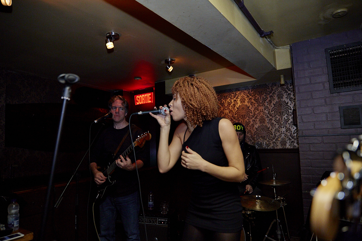 Dernier party très festif pour la fermeture du bar En Cachette