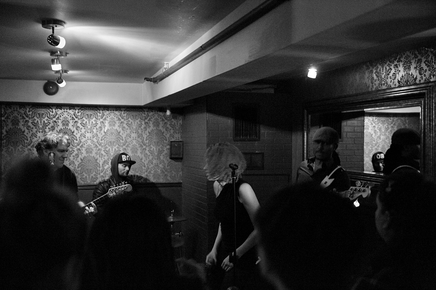 Dernier party très festif pour la fermeture du bar En Cachette