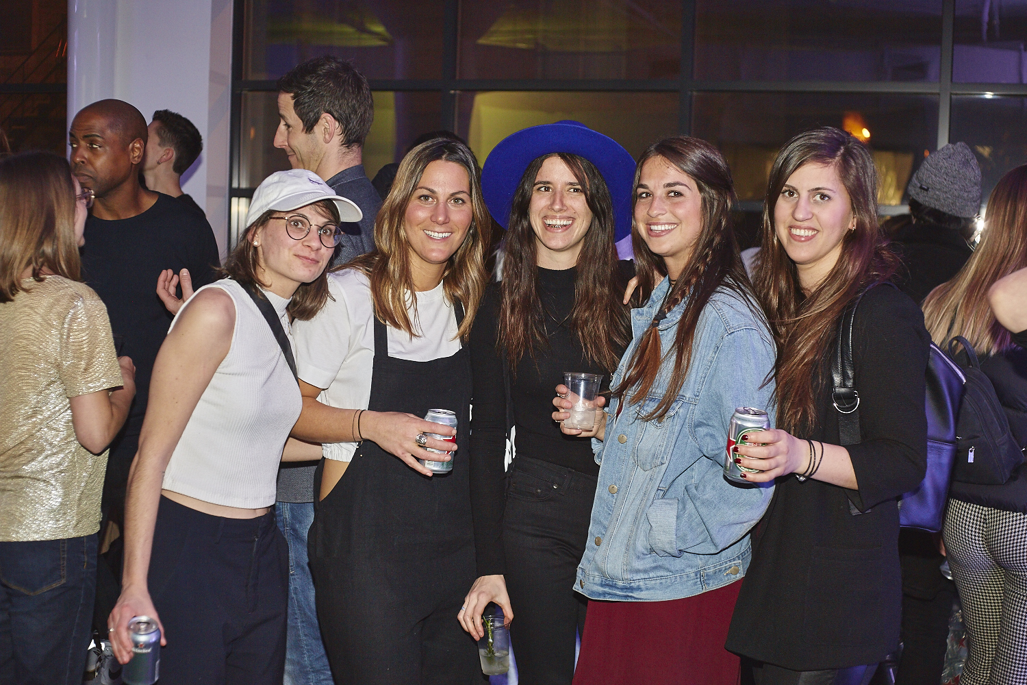 Little Burgundy lance son magazine printemps-été 2017 avec toute une bande de fashionistas