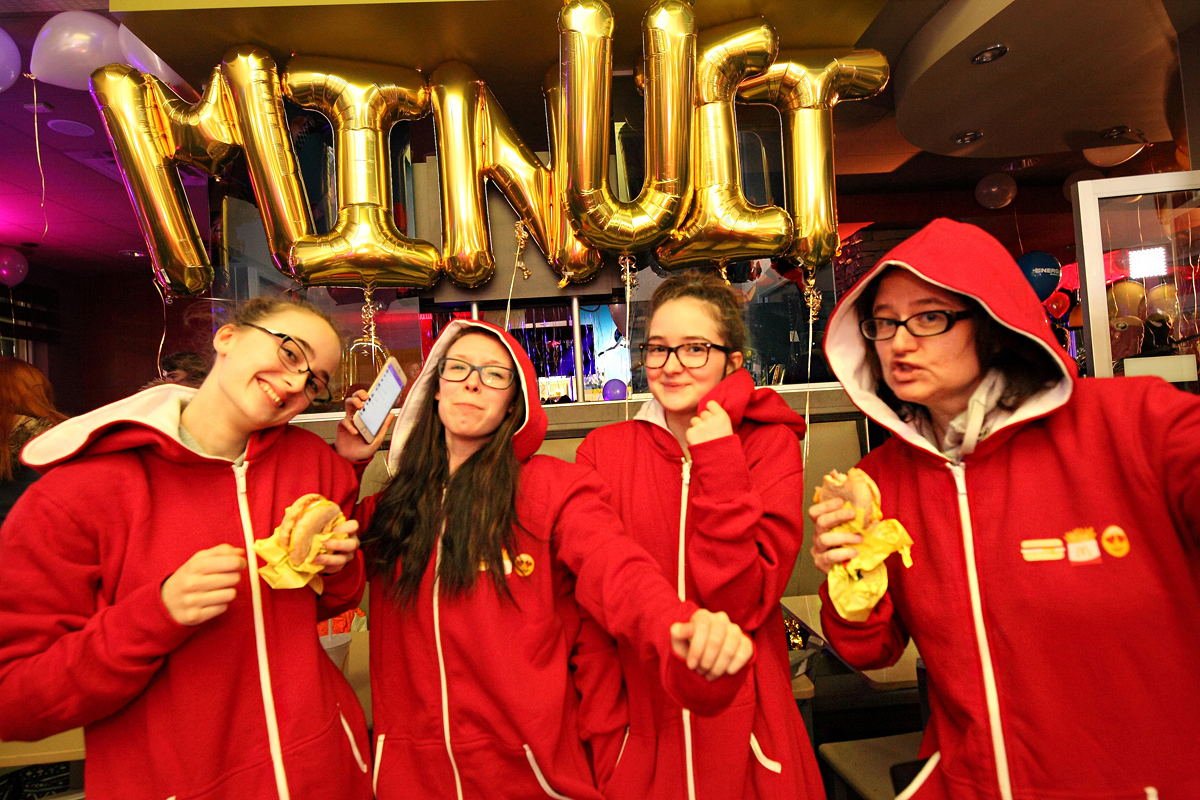Toutes les photos du party pyjama #DejeunerTouteLaJournee de chez McDonald’s
