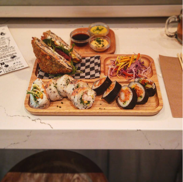 Un nouvel endroit où déguster de délicieux POKE BOWLS & SUSHIS à Montréal
