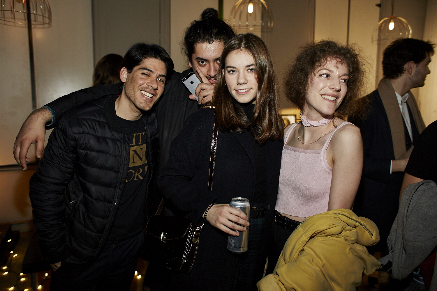 Le sexiness de la femme à l'honneur dans une très nice expo-party au Matahari Loft