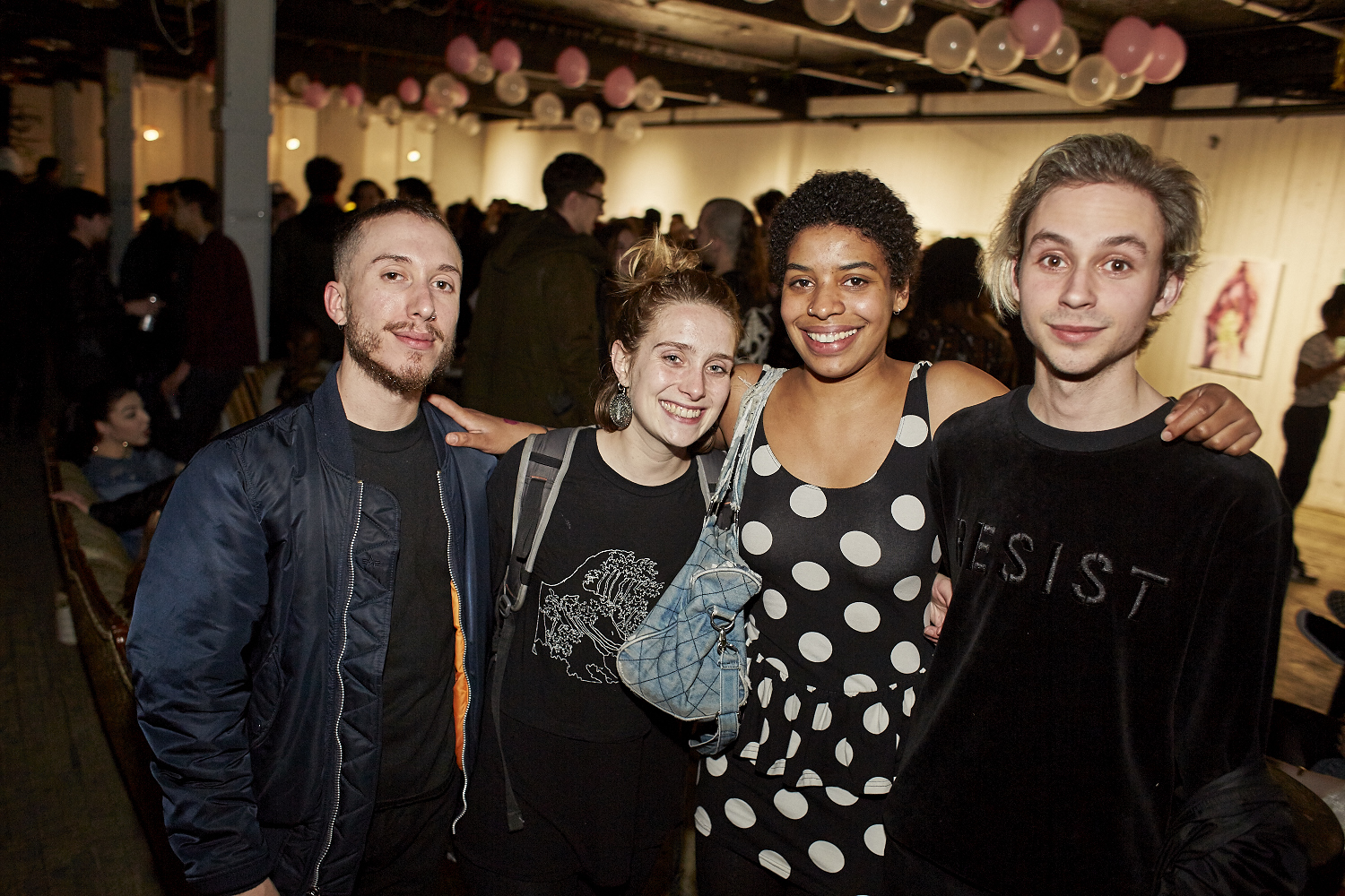 Le sexiness de la femme à l'honneur dans une très nice expo-party au Matahari Loft