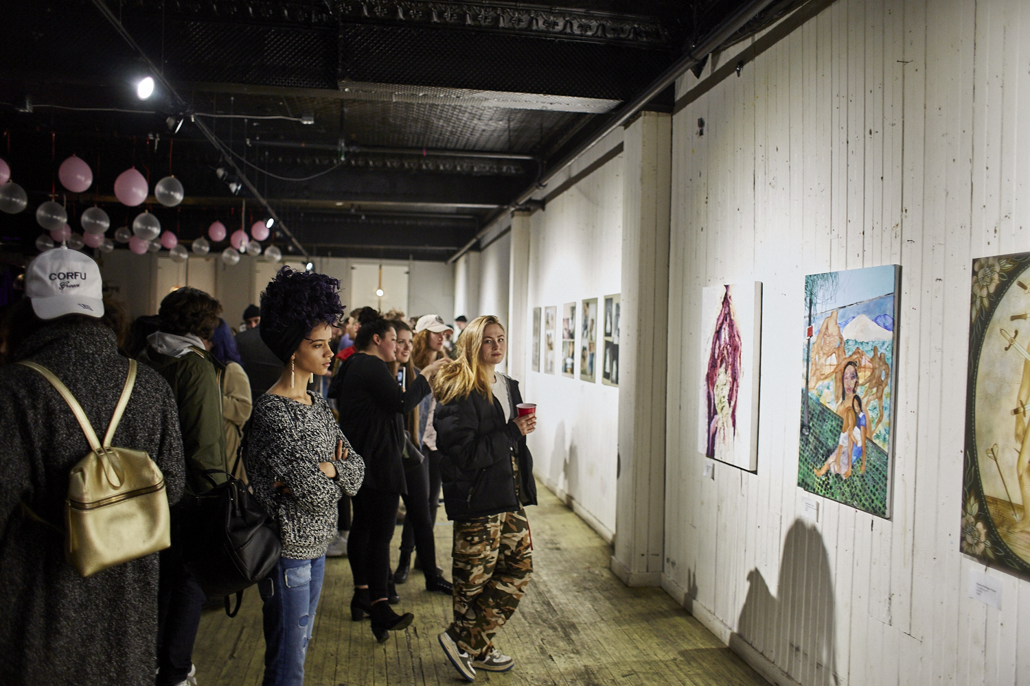 Le sexiness de la femme à l'honneur dans une très nice expo-party au Matahari Loft