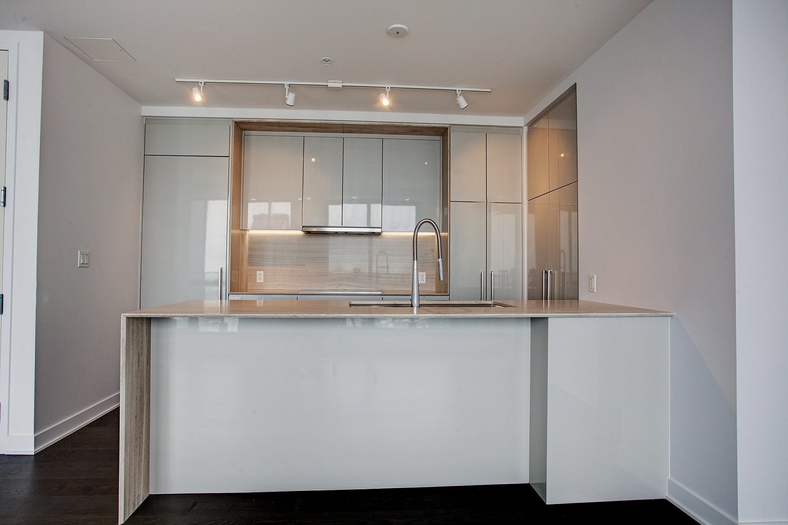 Un Penthouse de la Tour des Canadiens est à louer pis la vue est INCROYABLE (PHOTOS)
