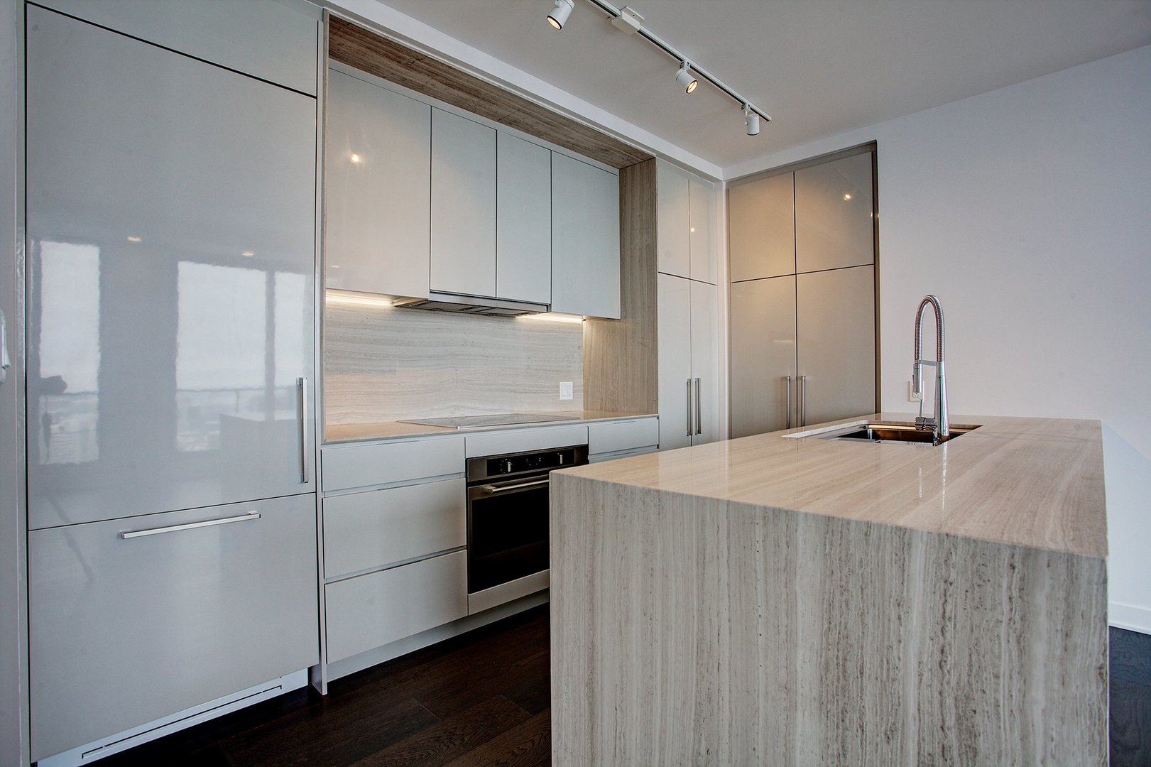 Un Penthouse de la Tour des Canadiens est à louer pis la vue est INCROYABLE (PHOTOS)