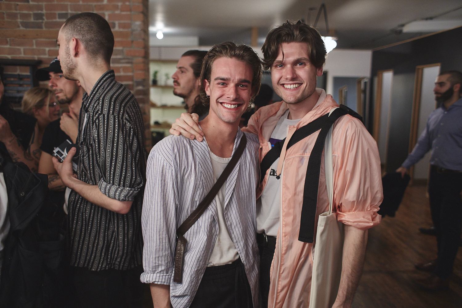 Le magazine Dossier lance son très beau premier numéro chez LOWELL MTL